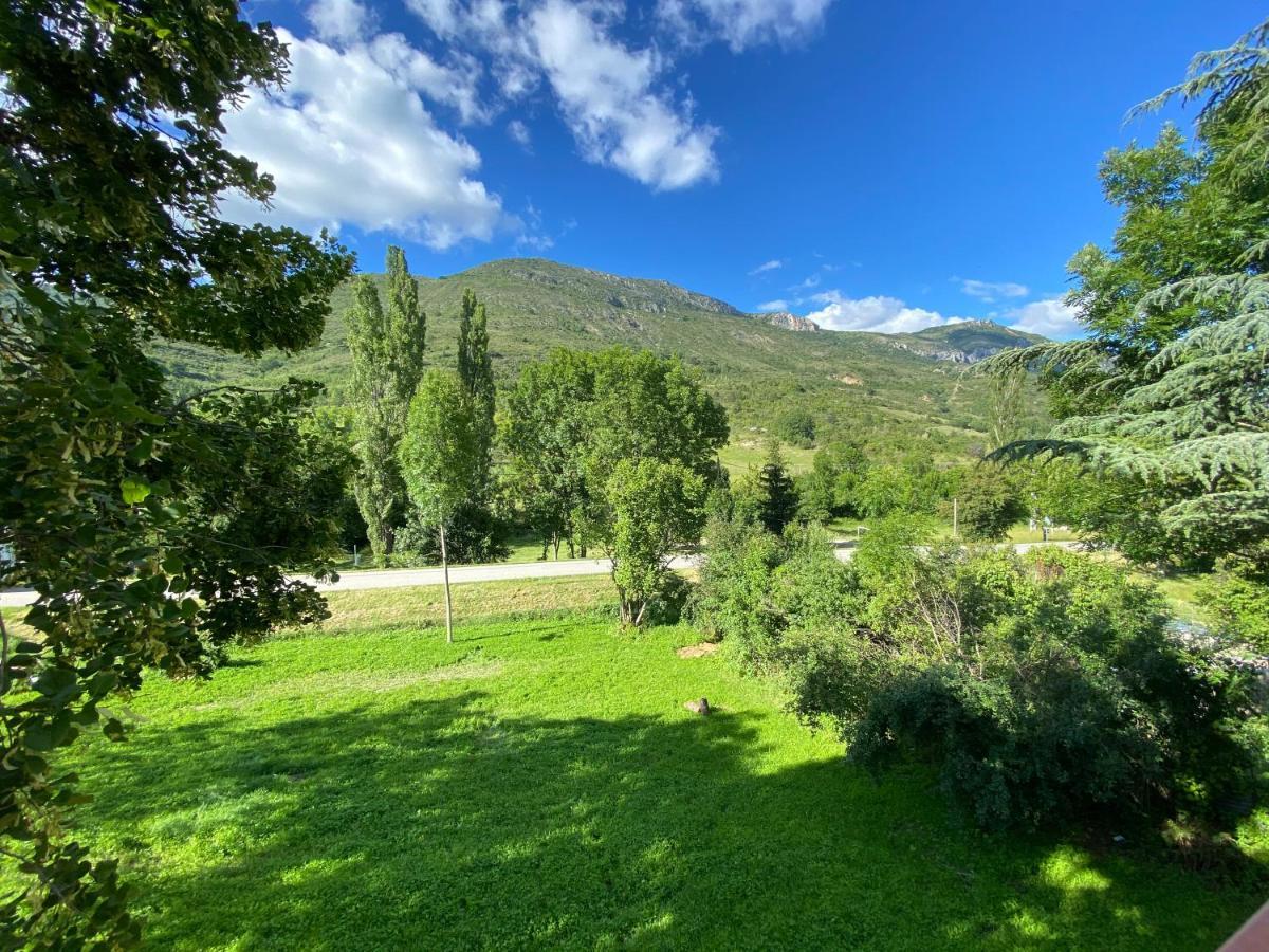 Gite En Haute Provence Montfroc Exteriér fotografie