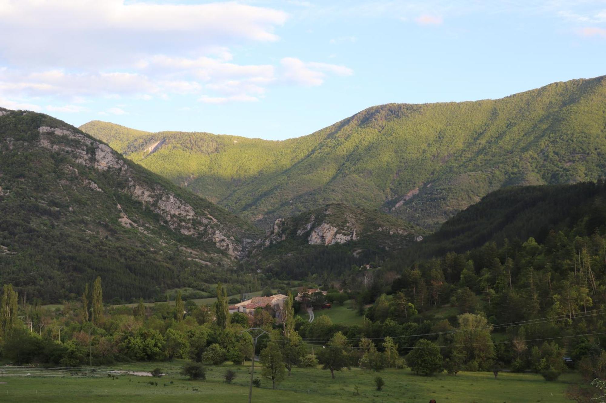 Gite En Haute Provence Montfroc Exteriér fotografie